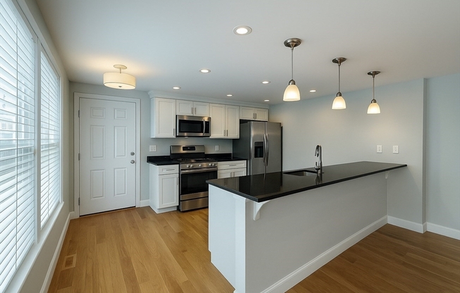 34 KNOWLTON ST