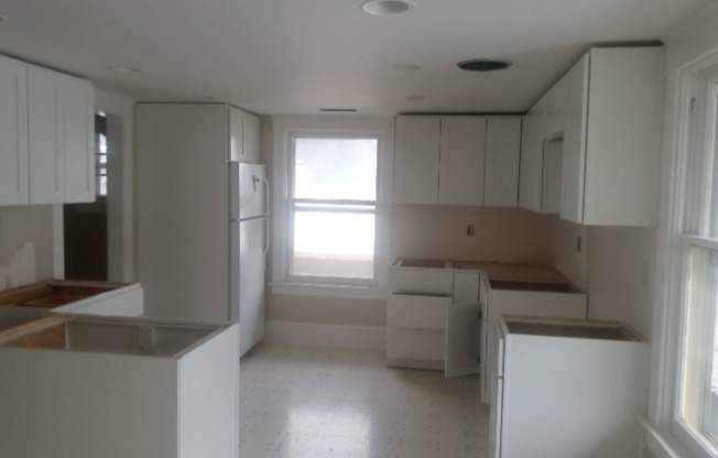 3 E 13 AVE