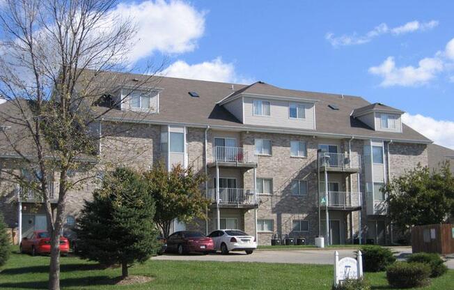 Exteriors-Skyline View Apartments Outside Building View Lincoln NE