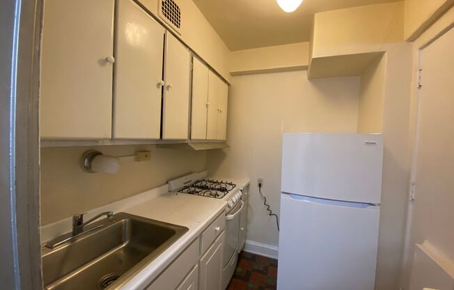 1 bed, 1 bath, $1,195, Unit 607