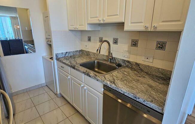 1 bed, 1 bath, $2,500, Unit # 2104
