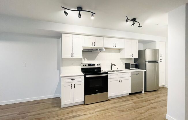 Studio, 1 bath, 730 sqft, $1,695, Unit Hamrick B01