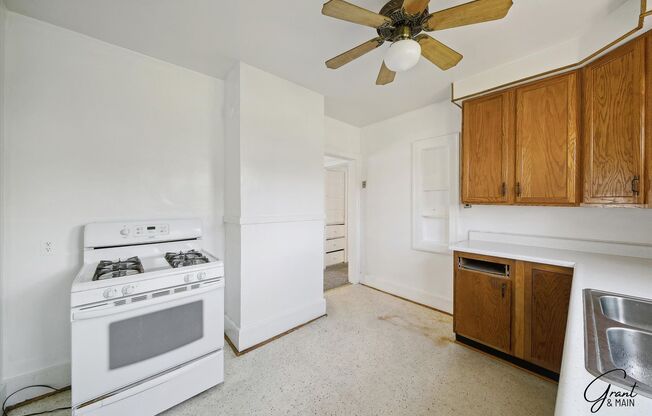 2 beds, 1 bath, $850, Unit 15358 Princeton, Upper