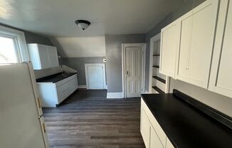 1 bed, 1 bath, $675, Unit 431 West Marion Street- A