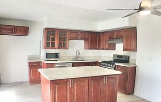 3 beds, 2.5 baths, $3,895, Unit Unit 2