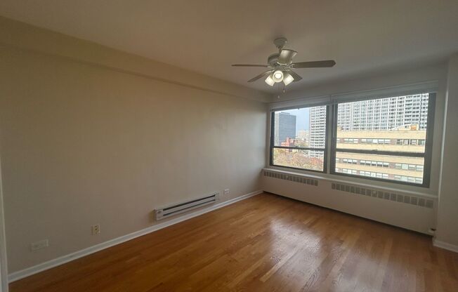 1 bed, 1 bath, 700 sqft, $2,000, Unit 418-1211