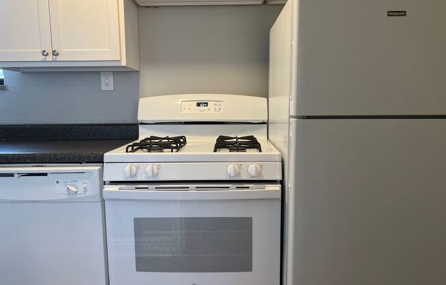 2 beds, 1 bath, 800 sqft, $1,840, Unit 6224 Fifth Ave. #315F