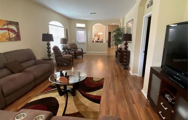 Beautiful 3 bedrooms 2 Bathrooms Home