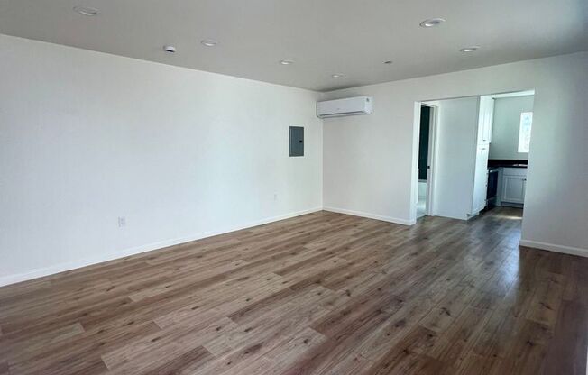 2 beds, 1 bath, $2,300, Unit 1