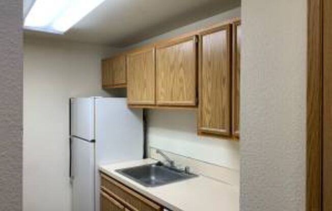 1 bed, 1 bath, 600 sqft, $1,250, Unit 14