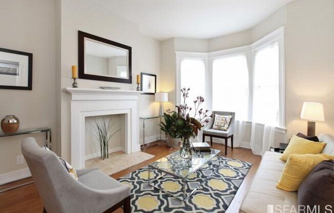 3BR/2BA Renovated Victorian Full Floor Flat! In-Unit Laundry! Yard!  PROGRESSIVE!