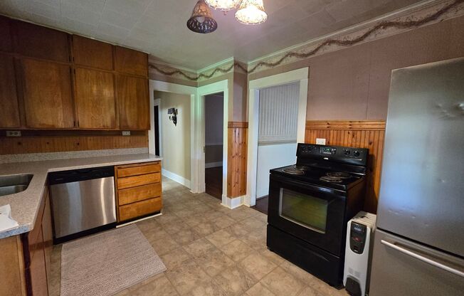 3 beds, 1 bath, $1,800