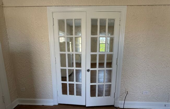 Studio, 1 bath, 308 sqft, $1,175, Unit Bayard Manor 210