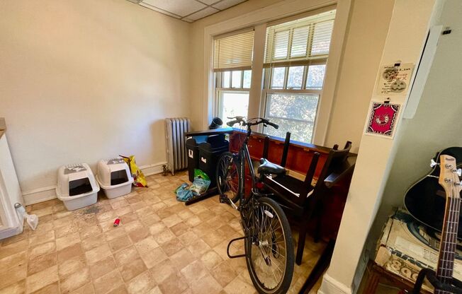 1 bed, 1 bath, $995, Unit 32