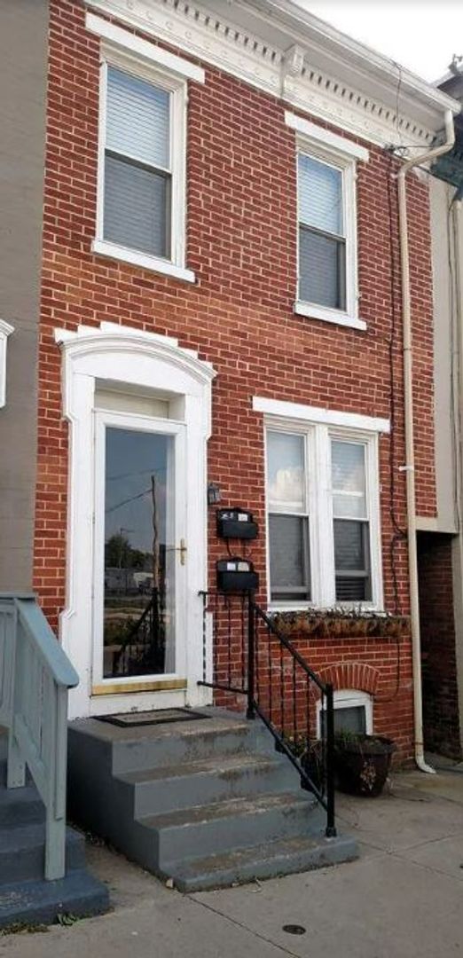 1 Bedroom 1 bath 1st floor Apartment - York City