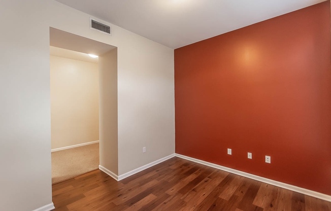 Studio, 1 bath, 576 sqft, $1,235, Unit 102