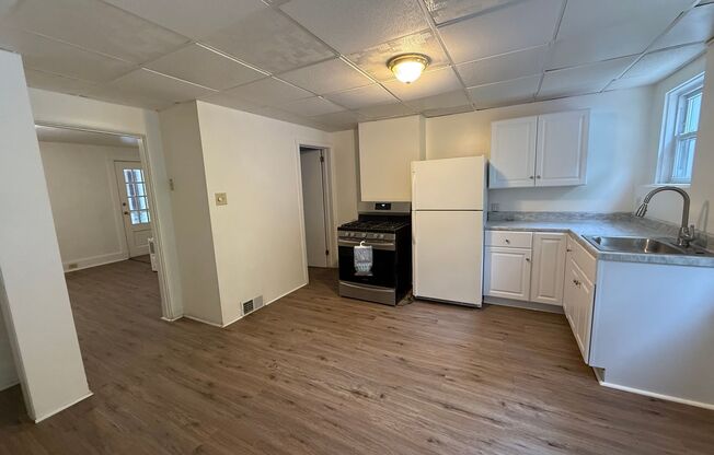 Newly Remodeled 2-Bedroom Townhouse