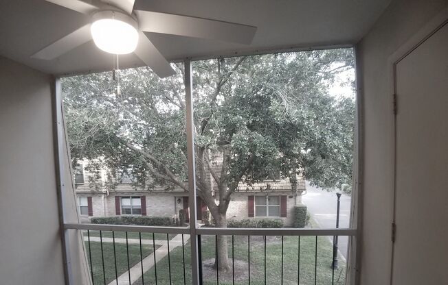 Fantastic 1 /1 x Rent @ Winter Park's Four Seasons Condominium by Rollins College and Advent Hospital !