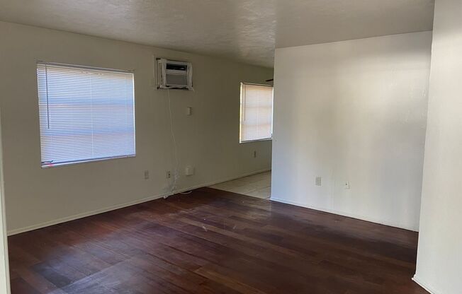 2 beds, 1 bath, $1,560