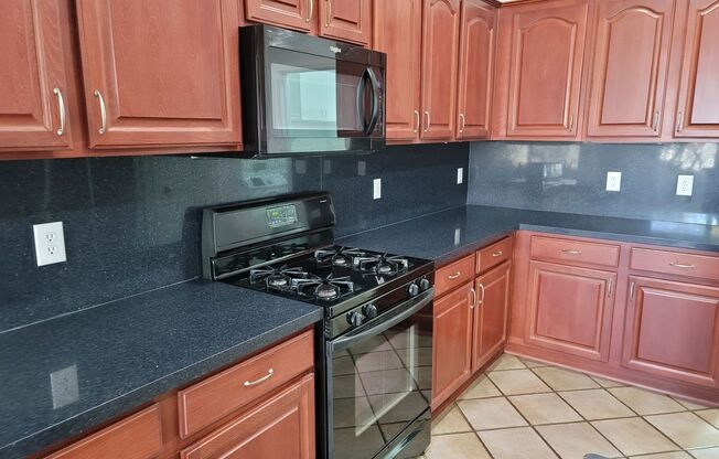 3 beds, 2.5 baths, $1,995