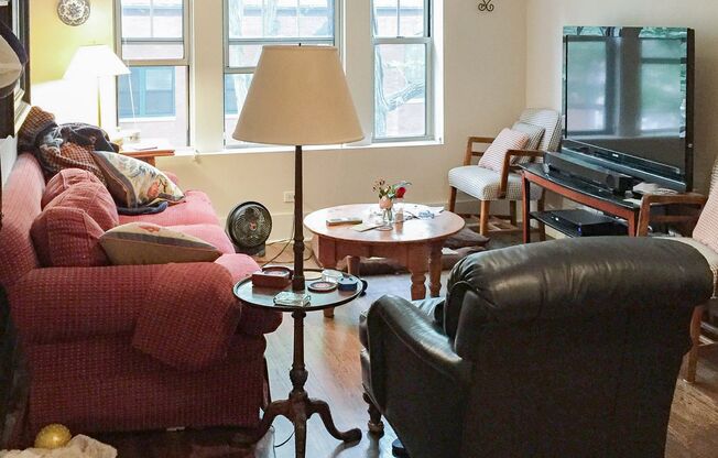 2 beds, 1 bath, 728 sqft, $2,695, Unit 3451-2