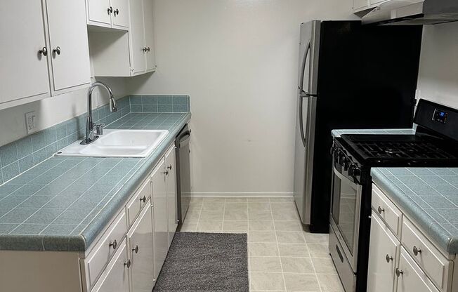 1 bed, 1 bath, 650 sqft, $2,300, Unit 16