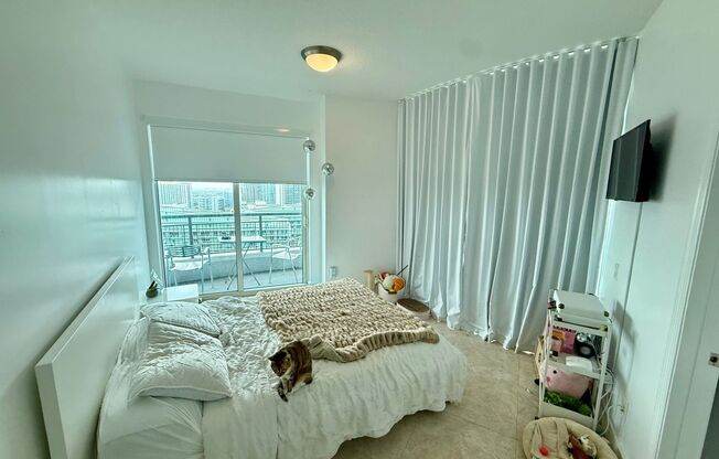 3 beds, 3 baths, $5,795