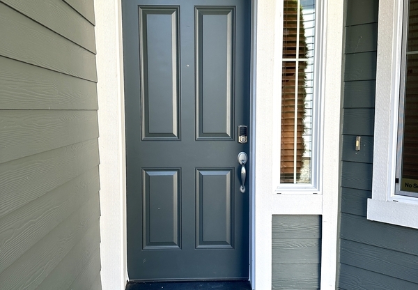 5720 NE 1 PL