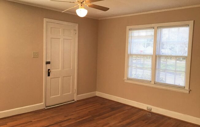 2 Bedroom Near Cherry Park!