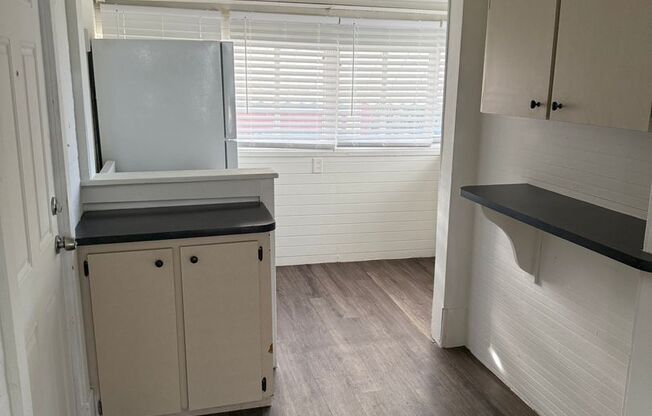 1 bed, 1 bath, 414 sqft, $995, Unit 5