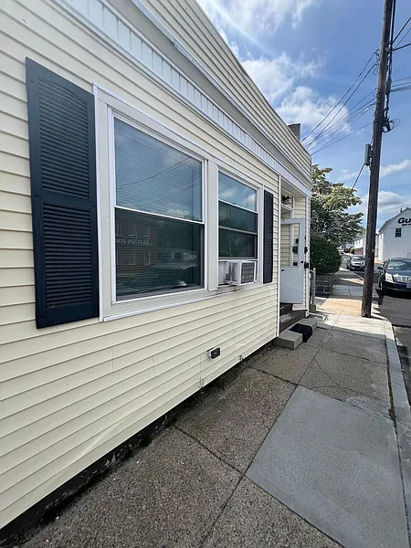 57 E MAIN ST