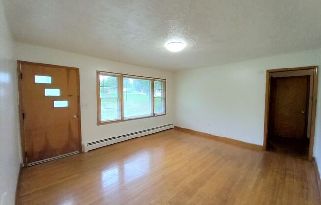 2 beds, 1 bath, 903 sqft, $1,290, Unit A-1