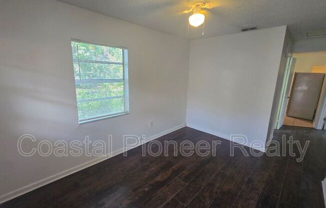 1308 E 28 AVE