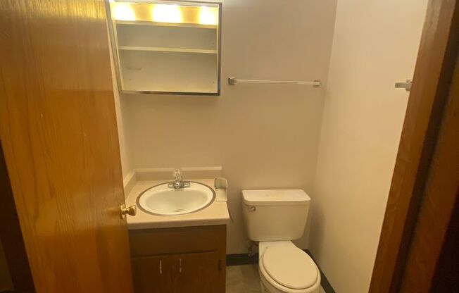 3 beds, 1.5 baths, 1,066 sqft, $1,499, Unit 5166 D08