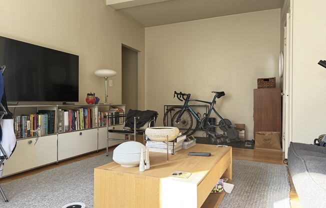 1 bed, 1 bath, 675 sqft, $3,600, Unit 207
