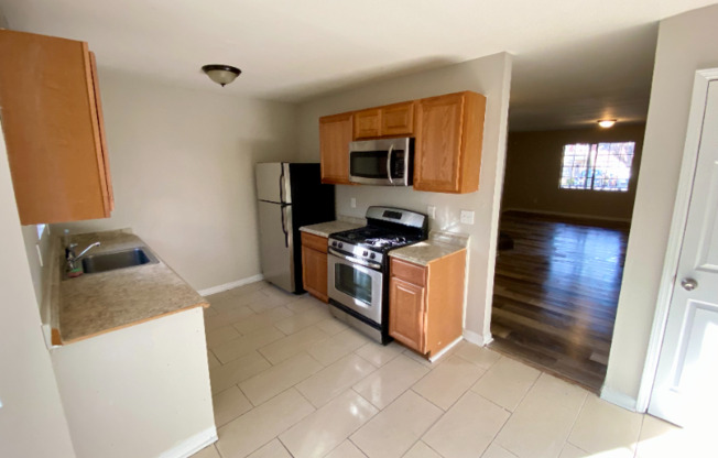 709 PINE TREE TRL