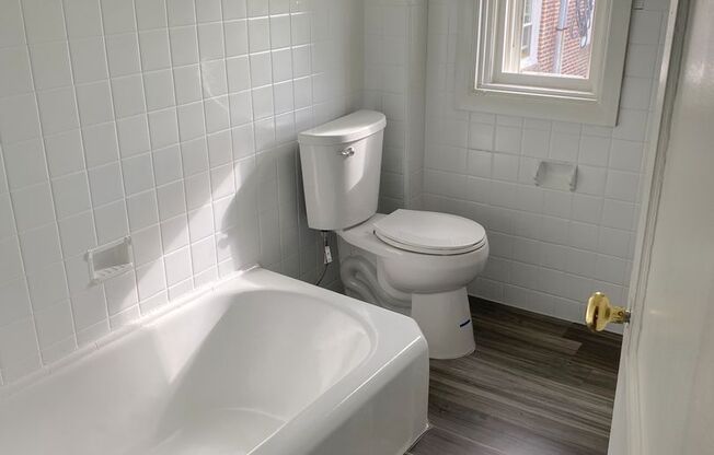 1 bed, 1 bath, 500 sqft, $1,049, Unit B32