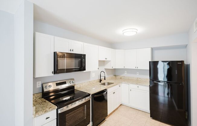 Cozy 3 BR/2.5 BA Townhome in Columbia!
