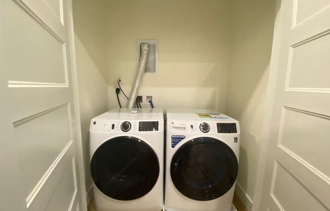 1 bed, 1 bath, 1,041 sqft, $2,690, Unit 131