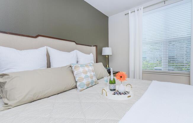 a bedroom with a bed in a hotel room