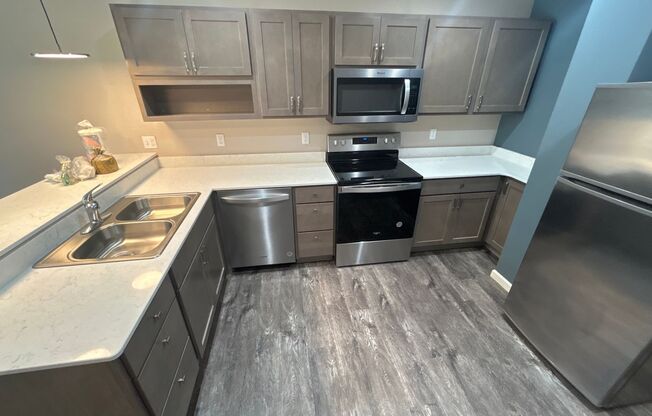 Studio, 1 bath, 502 sqft, $1,200, Unit 16
