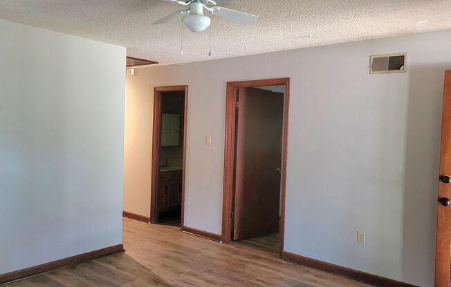 3 beds, 2 baths, $1,450