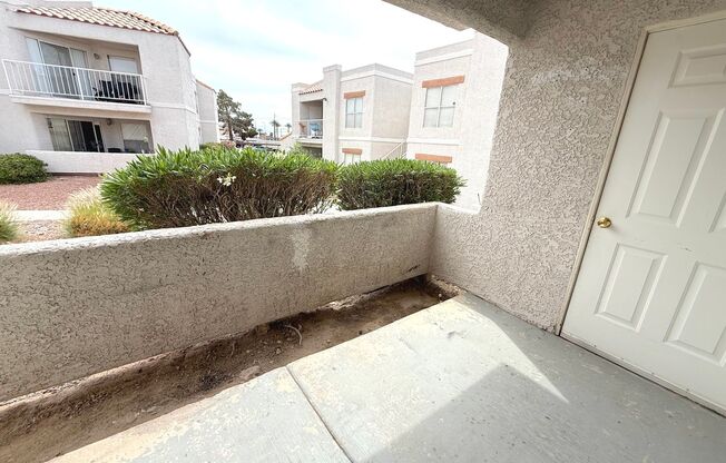 3 beds, 2 baths, $1,350, Unit UNIT 1077