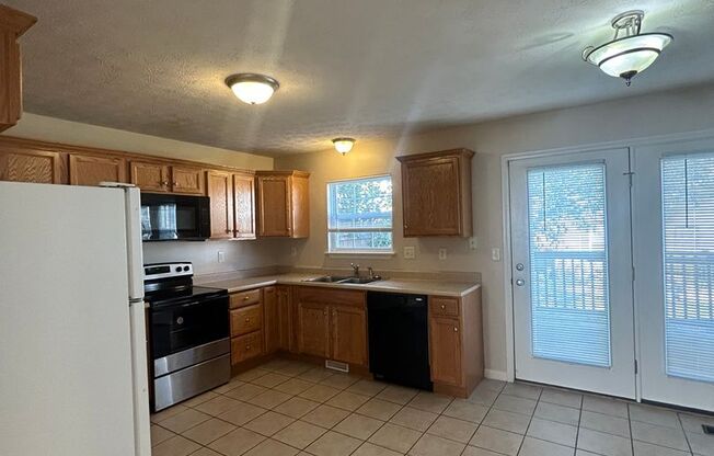 3 beds, 2.5 baths, $1,779