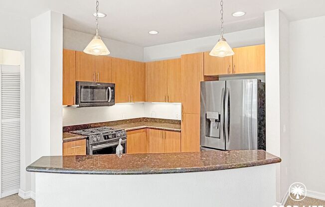 SD: Walkable Downtown San Diego 2BD/2BA Condo w/ 2 Reserved Parking Spaces & Community Fitness Center!