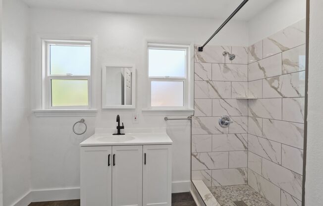 2 beds, 1 bath, $2,995, Unit Penn Mar Ave