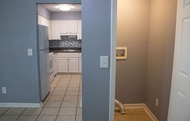 1 bed, 1 bath, 600 sqft, $899, Unit 8215-5