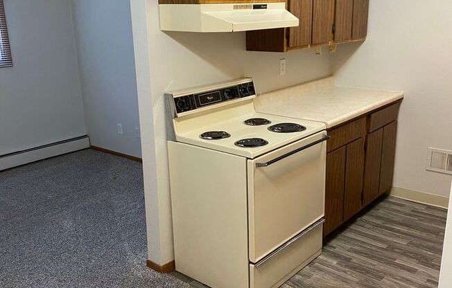 1 bed, 1 bath, 580 sqft, $650, Unit 1450-01