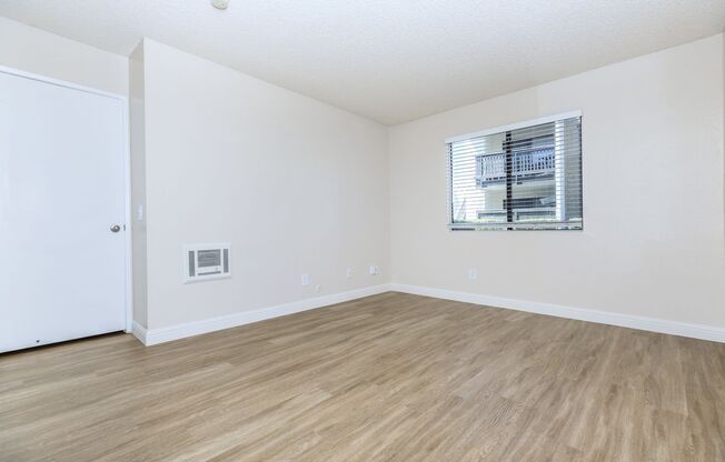 2 beds, 1 bath, 818 sqft, $2,695, Unit 2815-101