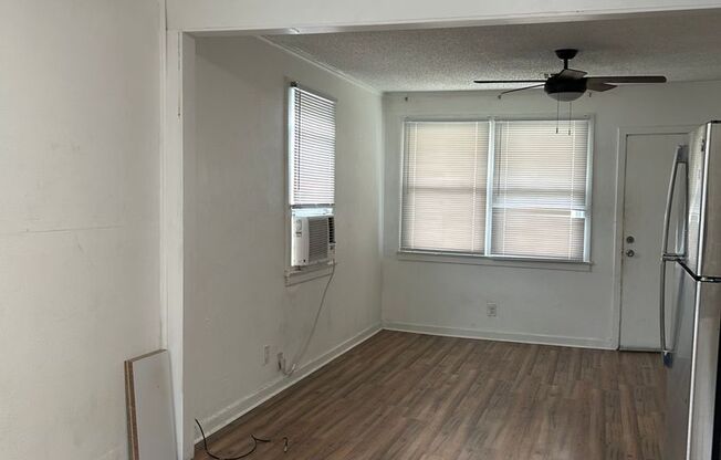 2 beds, 1 bath, $1,275